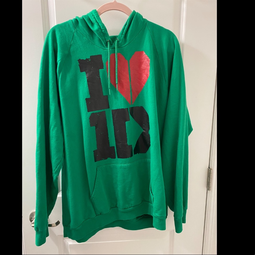 Green One Direction sweatshirt